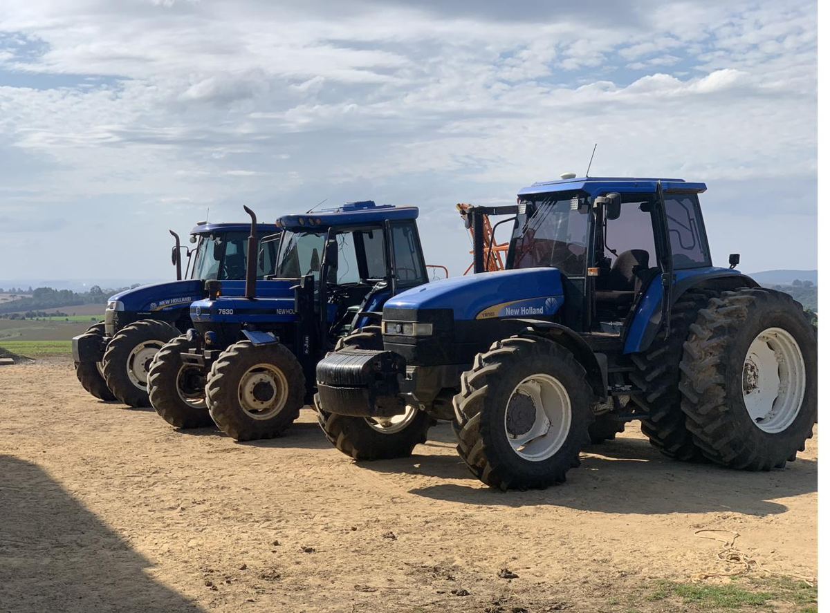 Tratores New Holland monitorados pela M.A.R Rastreamento no Paraná